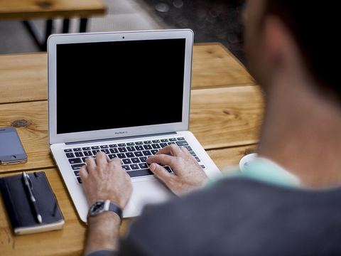 Устанавливаем и активируем